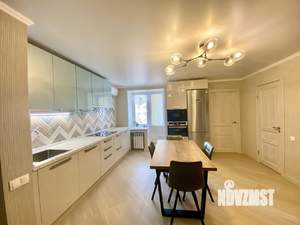 2-к квартира, вторичка, 63м2, 8/17 этаж