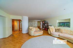 4-к квартира, вторичка, 156м2, 9/11 этаж