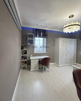 4-к квартира, вторичка, 140м2, 4/4 этаж