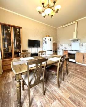 4-к квартира, вторичка, 106м2, 3/3 этаж