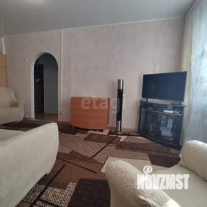 2-к квартира, вторичка, 42м2, 1/4 этаж