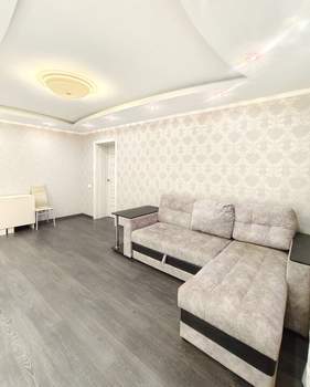 2-к квартира, вторичка, 58м2, 1/10 этаж