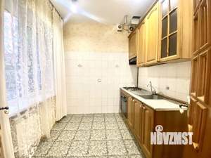 3-к квартира, вторичка, 49м2, 1/4 этаж