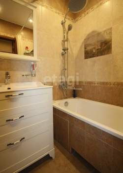 3-к квартира, вторичка, 82м2, 10/10 этаж